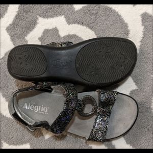 Allegra sandals
